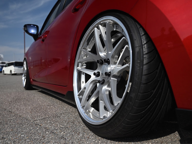 アクセラスポーツのグノーシスCVX・ホイールもどし・workwheels・ドライブ♪・ガレージジャッキ購入に関するカスタム事例の投稿画像4枚目