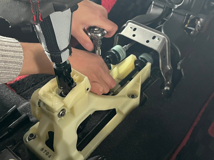 スイフトスポーツのシフトカラー・シフトディバイスカラー・n-tec・TOP FUEL・車内に関するカスタム事例の投稿画像1枚目