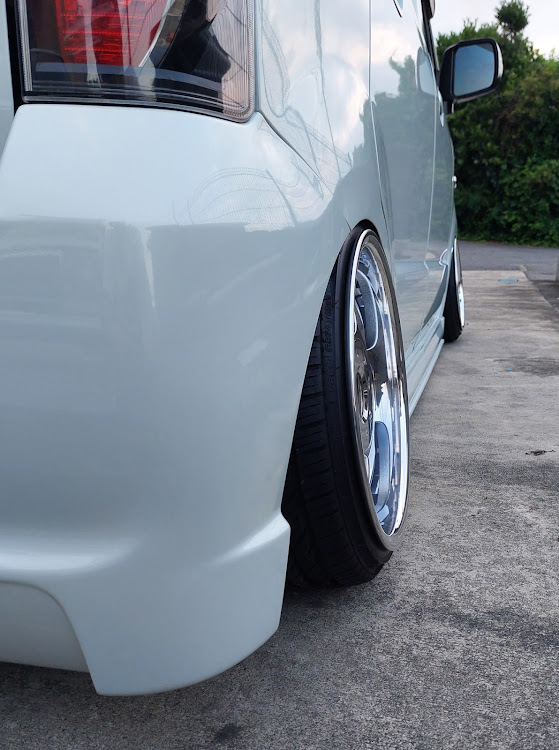ワゴンRの車高調交換・ロアアーム交換・DIY・６月もよろしくお願いしますに関するカスタム事例の投稿画像3枚目