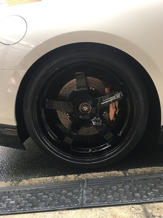 NISSAN GT-Rのホイール交換・タイヤ交換に関するカスタム事例の投稿画像1枚目