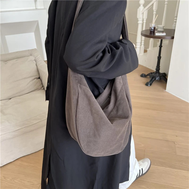 Title 9, Retro Hong Kong Style Crossbody Tote Bag Large ...