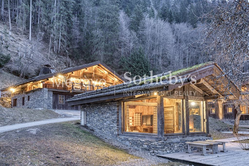 Chalet avec piscine 2