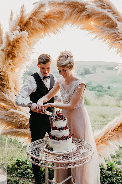 Fotógrafo de casamento Mariya Zhandarova (mariazhandarova). Foto de 12 de março 2019