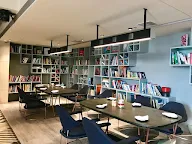 Elev8 Book Cafe - Hotel Levana Suites photo 8