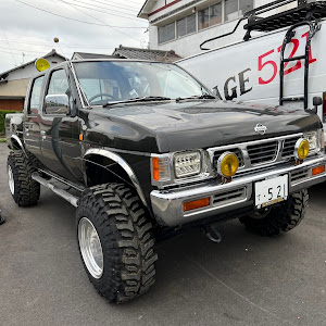 ダットサントラック 4WD