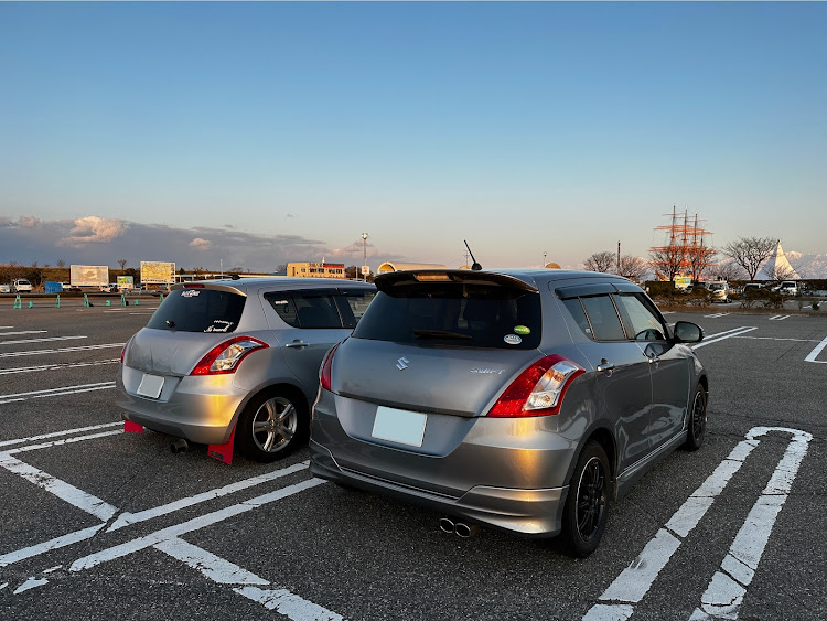 スイフトのドラレコ取付・富山県海王丸パーク・スイフトコラボ♫・車好きな人はイイ人だ・ZC71Sに関するカスタム事例の投稿画像4枚目