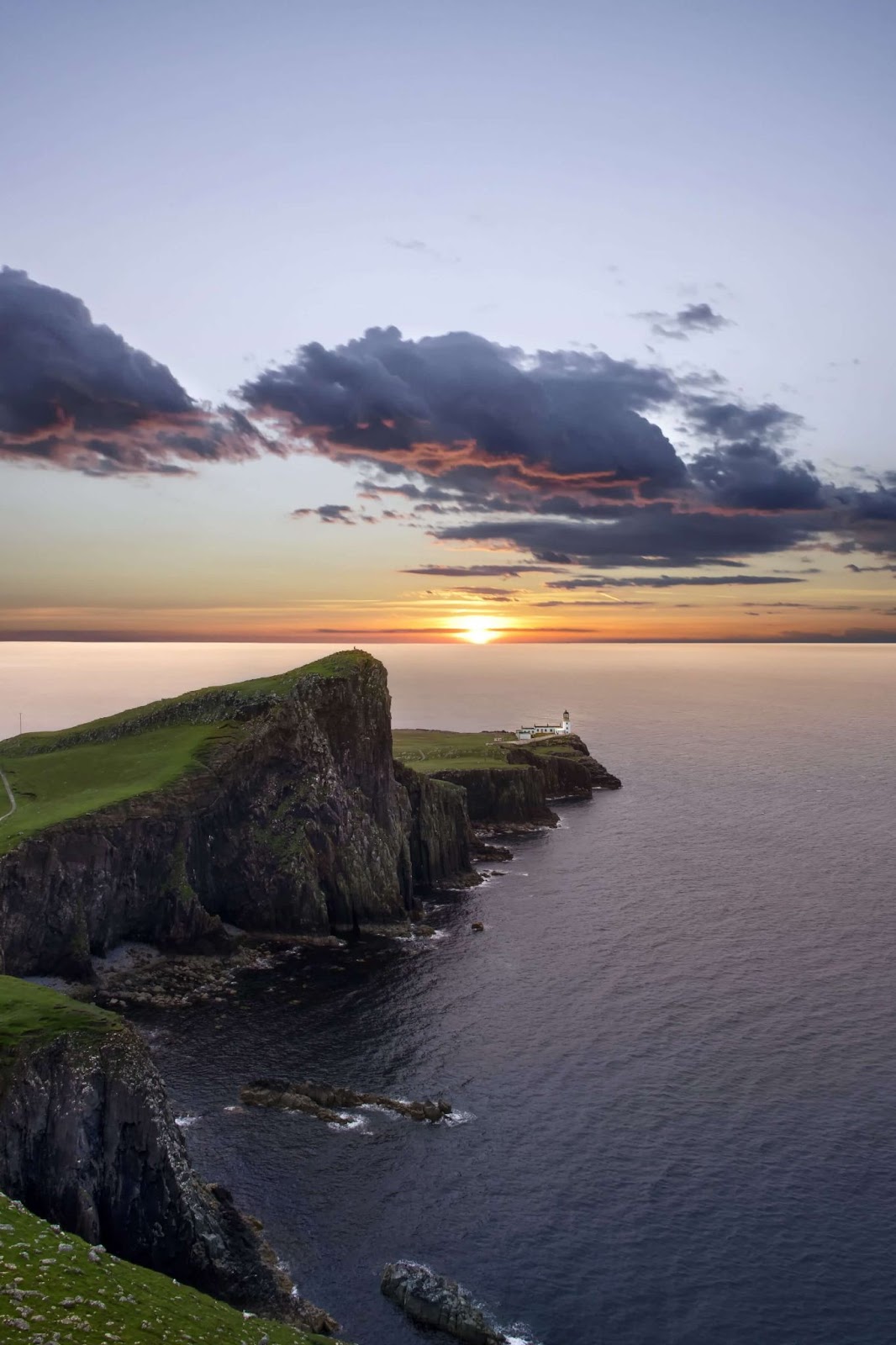 2 day Isle of Skye itinerary, Neist Point Cliff and Lighthouse, Neist Point