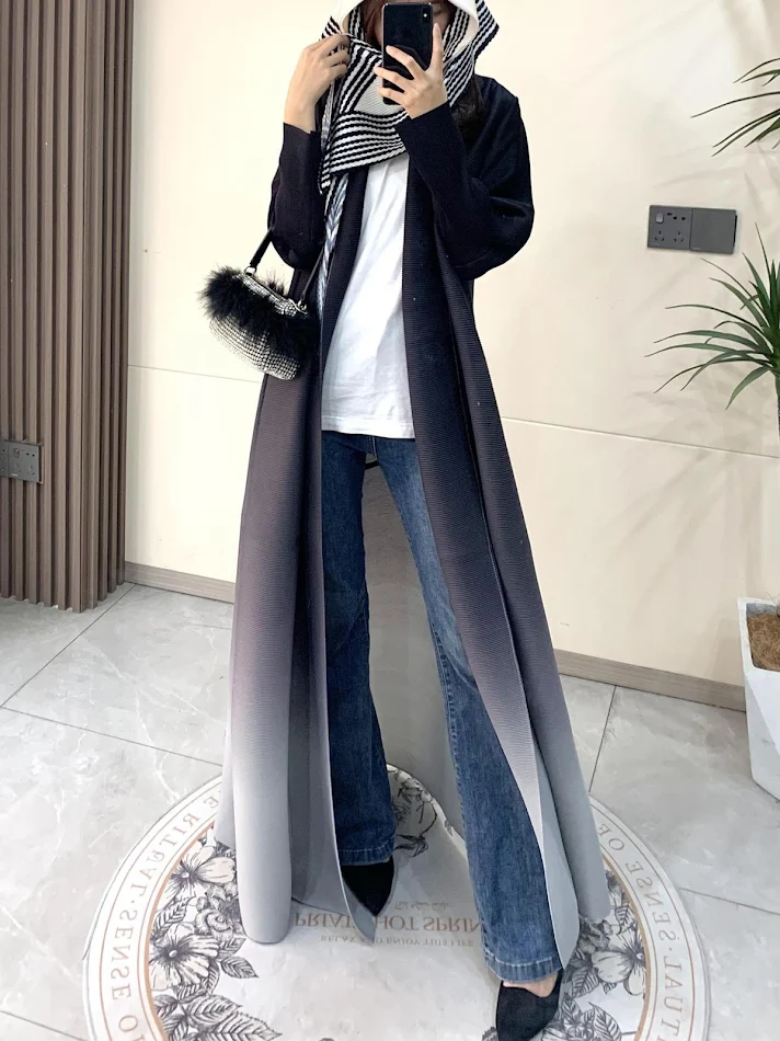 Midden-Oosten herfstjas cape. Warmte en elegantie voor koelere klimaten. Perfect voor herfst en winter. Geniet van stijlvol comfort.