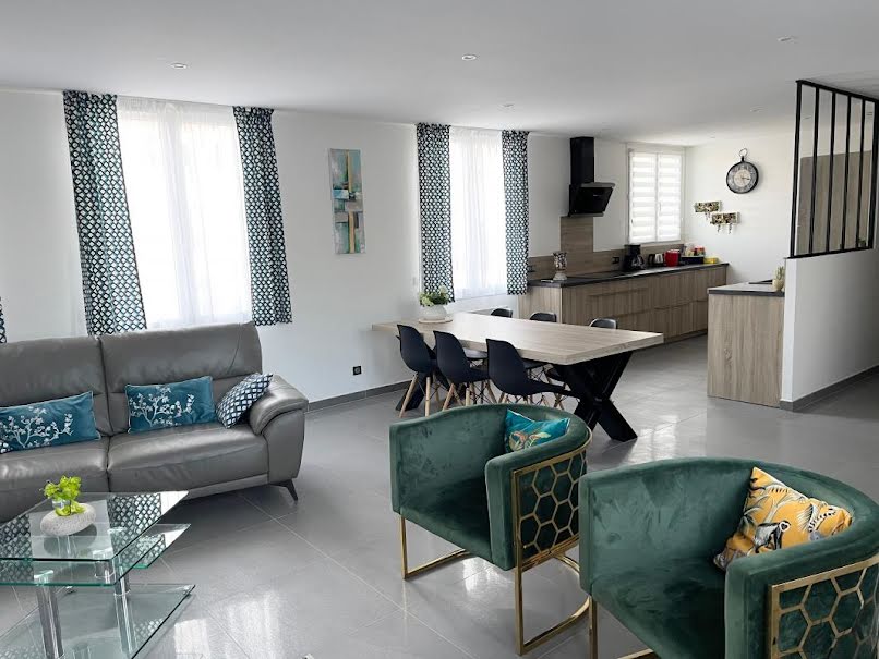 Location meublée appartement 4 pièces 94 m² à Epernay (51200), 900 €