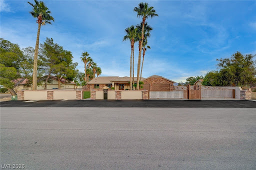 Maison avec jardin 1