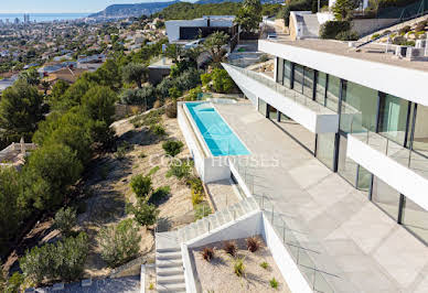 Villa avec piscine et terrasse 4