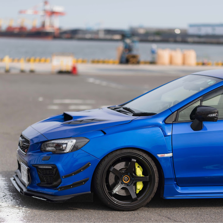 WRX STIのADVAN Racing GT BEYOND・VAB・ROWEN・VARISに関するカスタム事例の投稿画像1枚目