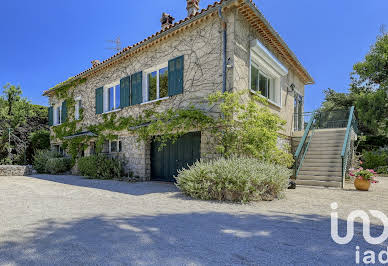 Maison avec piscine et terrasse 9