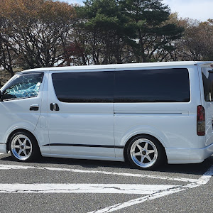 ハイエースバン GDH206V