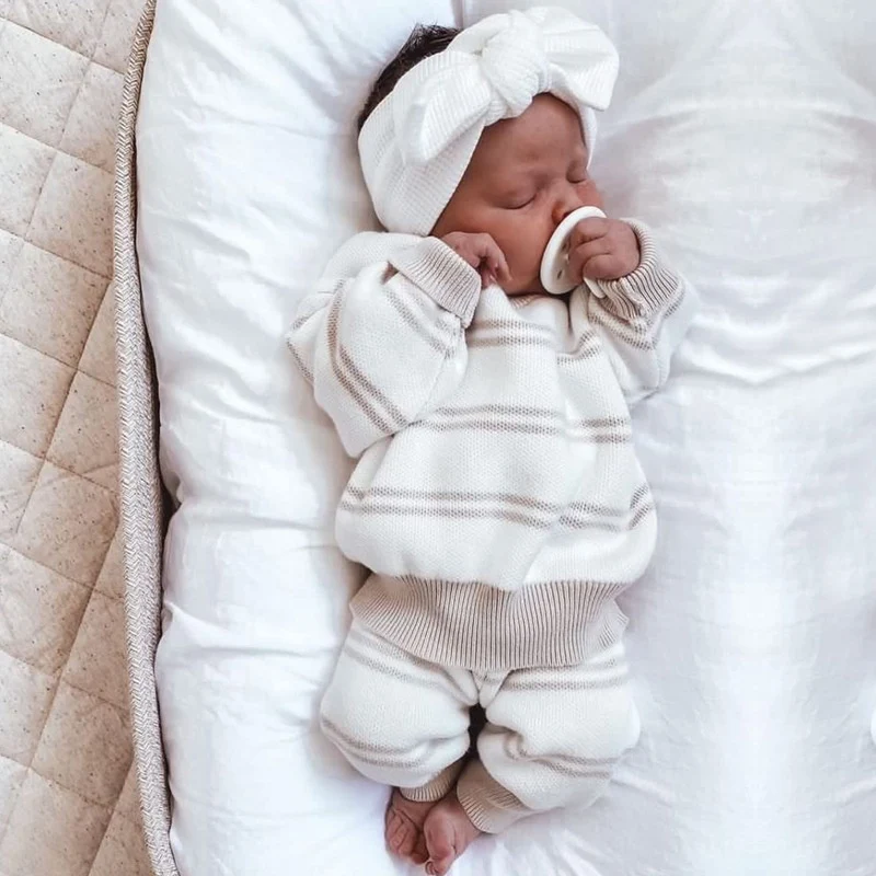 Ensemble pull bébé Vêtements d'automne Pull de base Confortable et chaud pour nouveau-nés et tout-petits Idéal pour les journées fraîches et superpositions