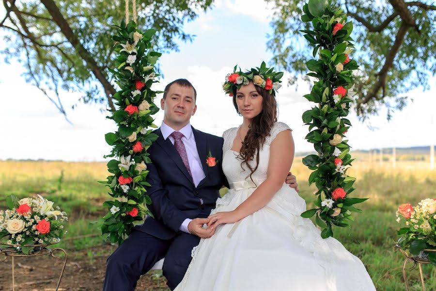 Fotógrafo de casamento Dmitriy Pakhomov (flarefoto). Foto de 26 de março 2015