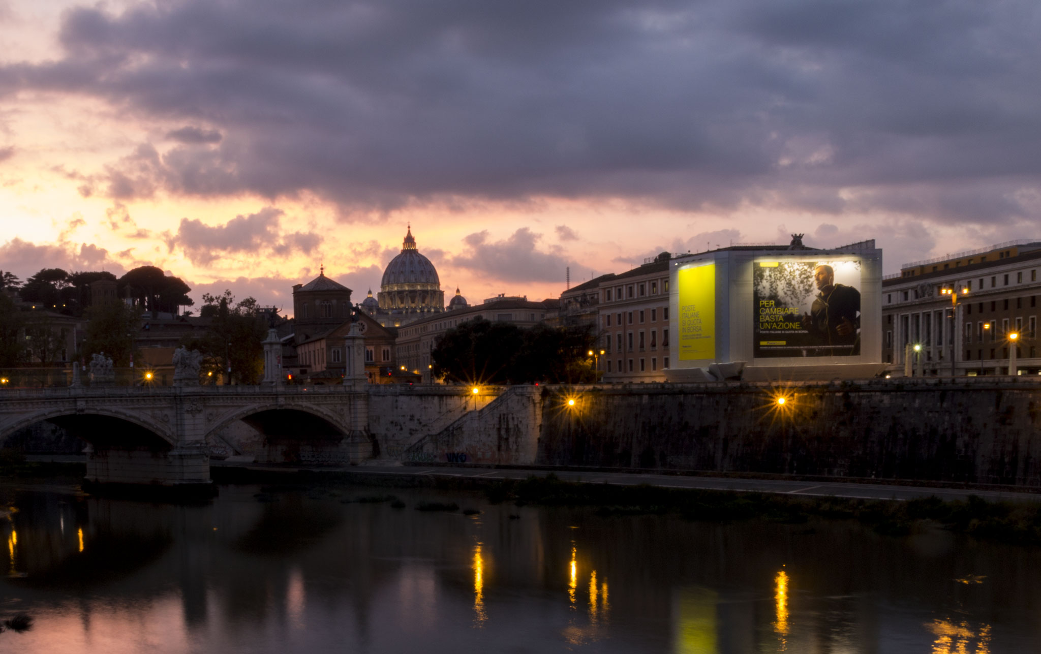 Tramonto con pubblicità di Aktarus