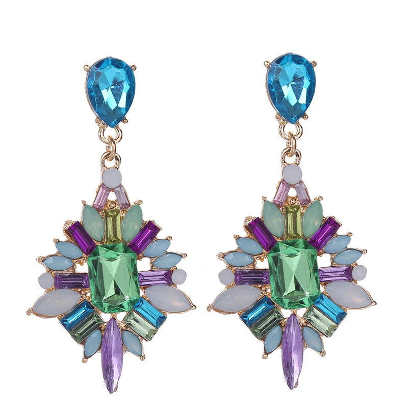 Title 4, Boucles doreilles pendantes classiques de mode...