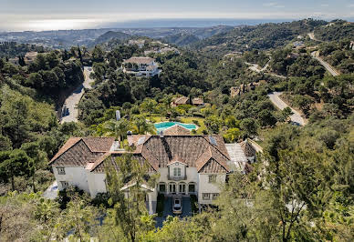 Villa avec piscine et terrasse 5