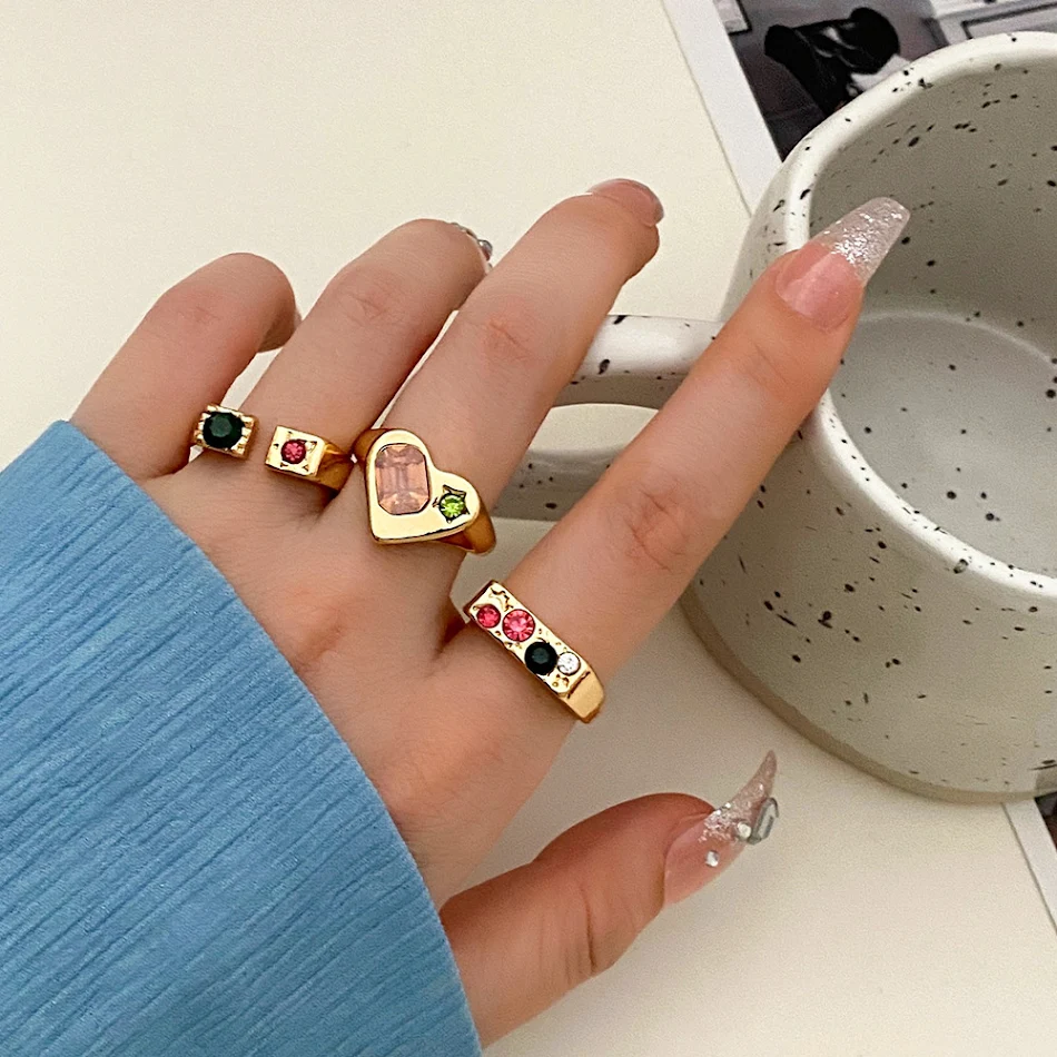 Ensemble de bagues cœur d'amour haut de gamme, luxe léger, design de couleur de niche pour une personnalité unique.