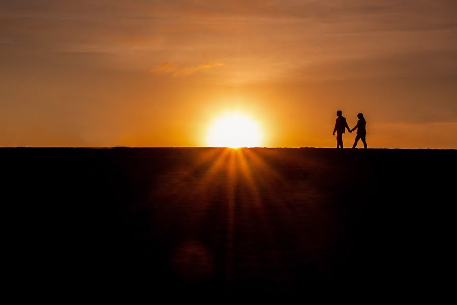 Fotografo di matrimoni Ari Gumilar (gumilarari). Foto del 14 gennaio 2021