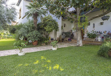 Villa with garden and terrace 4