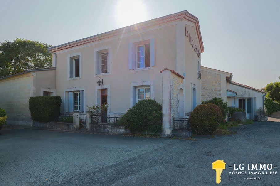 Vente maison 5 pièces 274 m² à Floirac (17120), 213 000 €