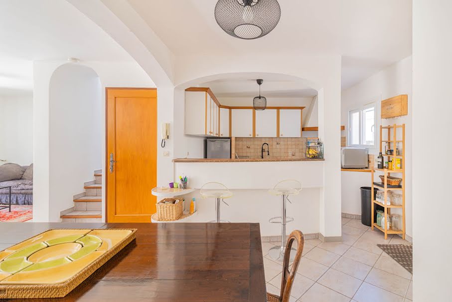 Vente maison 5 pièces 105 m² à Marseille 3ème (13003), 299 000 €