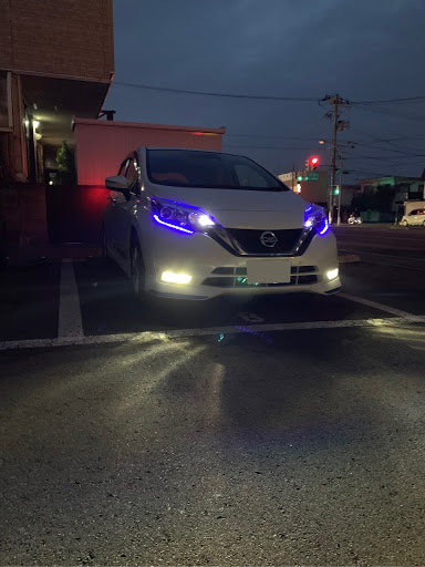 ノート E12の愛車紹介 Ledテープ アイライン あいにくの雨 洗車に関するカスタム メンテナンスの投稿画像 車のカスタム情報はcartune