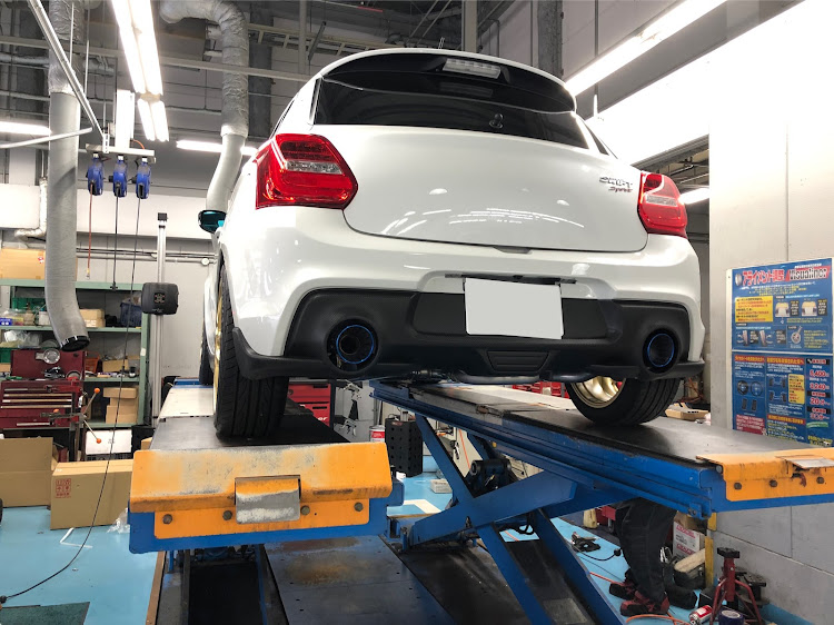 スイフトスポーツのマフラー交換・ＨＫＳ・スーパーターボ・おしり♡に関するカスタム事例の投稿画像1枚目