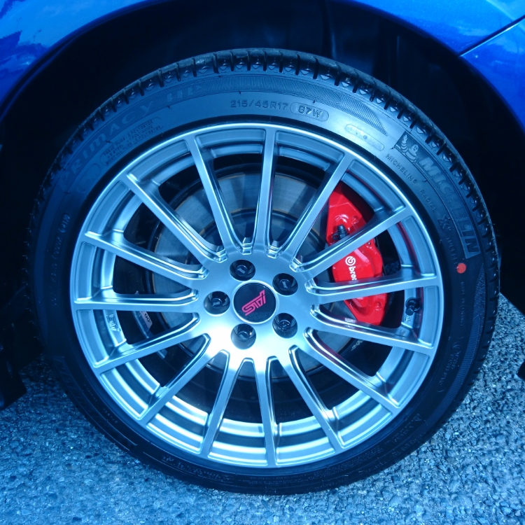 スバルBRZ STIアルミ215/45R17