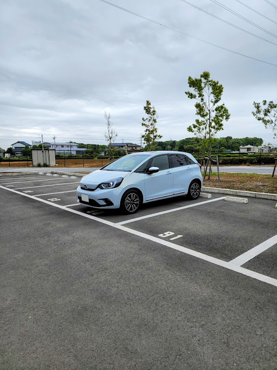 フィットの自宅の駐車場・ロジプレイスD川越・燃料計のめもりが1つ減っていた。・エネオスエネジェット所沢に関するカスタム事例の投稿画像13枚目