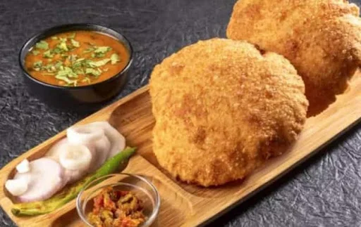 4 Poori With Aloo Sabji