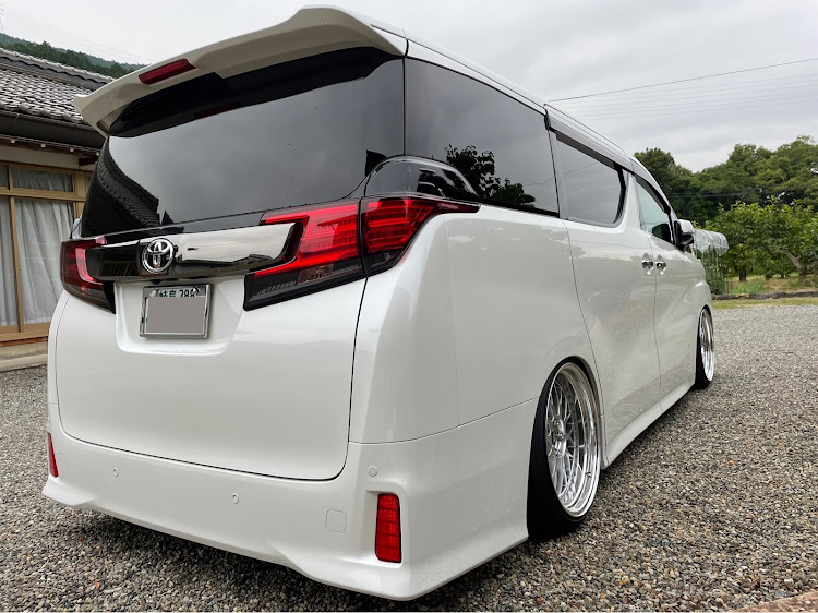 ヴェルファイアの車高調・スライドキャンバーキット・車高あがら ヴェルファイアの車高調・スライドキャンバーキット・車高あがら