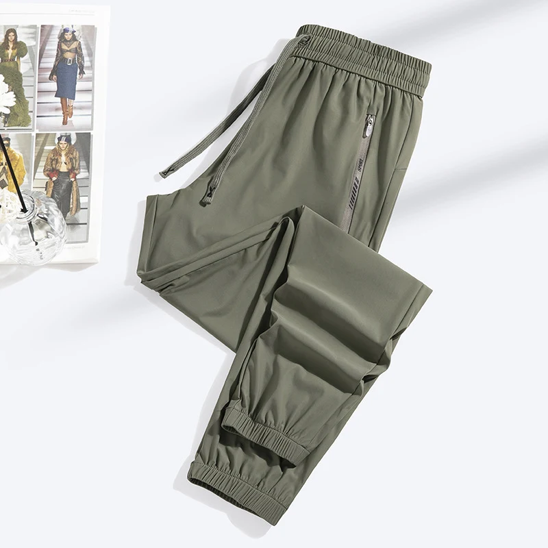 Dames Fashion Straight Closed Ice Silk Leggings. Ervaar comfort en stijl met deze koele, ademende leggings voor dagelijks gebruik.