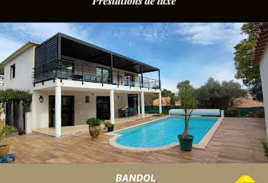 Maison contemporaine avec piscine et jardin 5