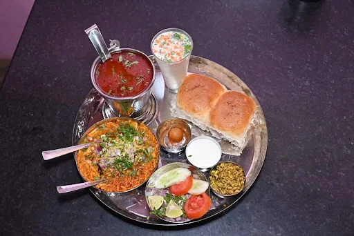 Special Misal Pav