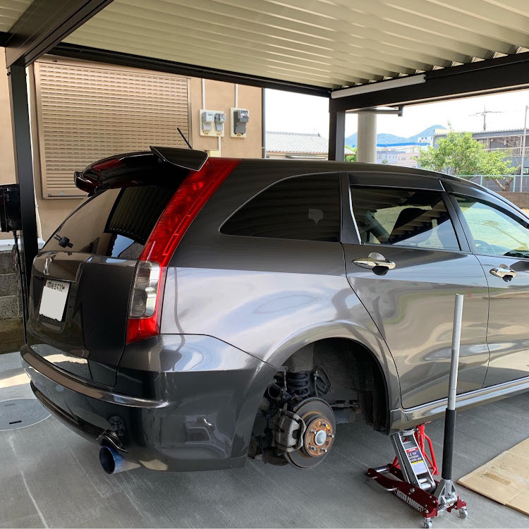 ストリームのブレーキキャリパー塗装・ホイール交換・嫁車・シュバートＳＣ４・TRUST GReddyに関するカスタム事例の投稿画像1枚目