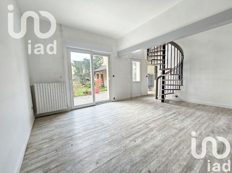 Vente maison 5 pièces 149 m² à Sin-le-Noble (59450), 180 000 €