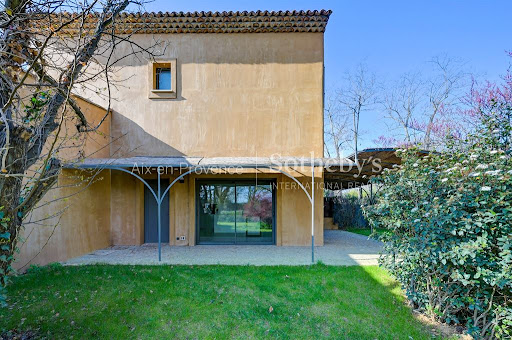House with pool and terrace 5