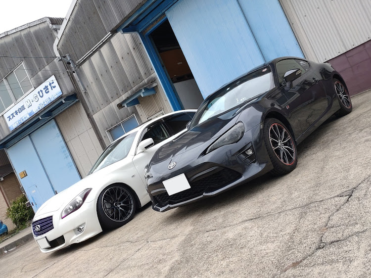 86の86BRZ・86 GT・フーガ・車が好きな人と繋がりたい・コラボお誘いお待ちしておりますに関するカスタム事例の投稿画像1枚目