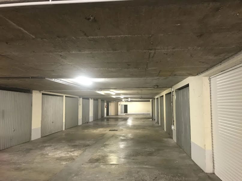 Location  parking  15 m² à Cannes (06400), 140 €