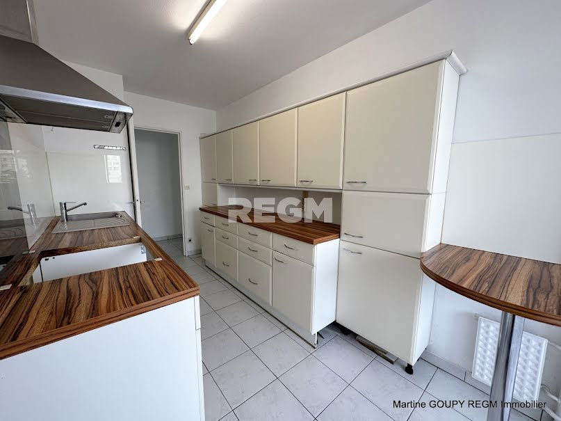 Vente appartement 5 pièces 89.7 m² à Orleans (45000), 143 100 €