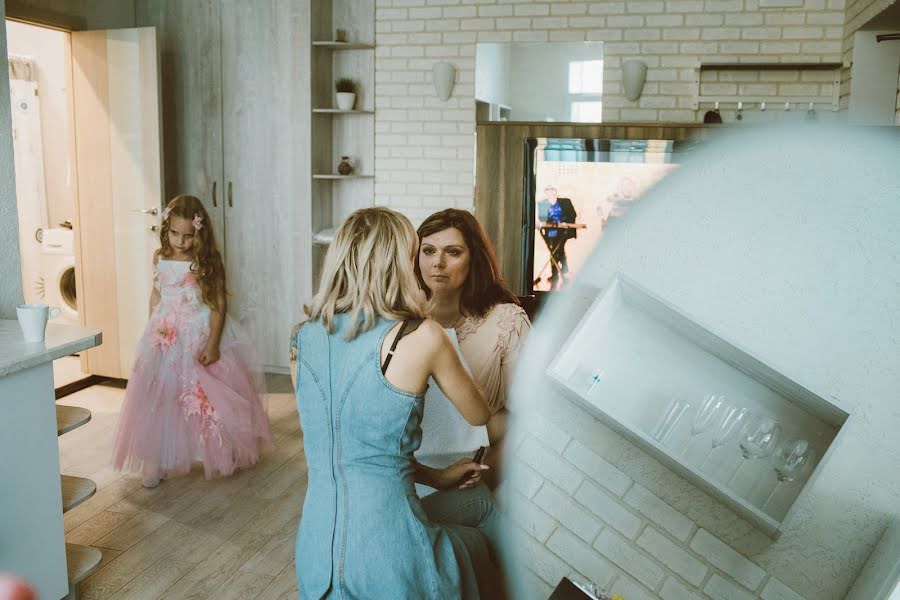 Wedding photographer Ekaterina Antonova (katyaant). Photo of 20 March 2019