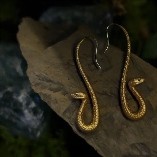 Title 4, Snake-shaped fashion personalized and exaggerat...