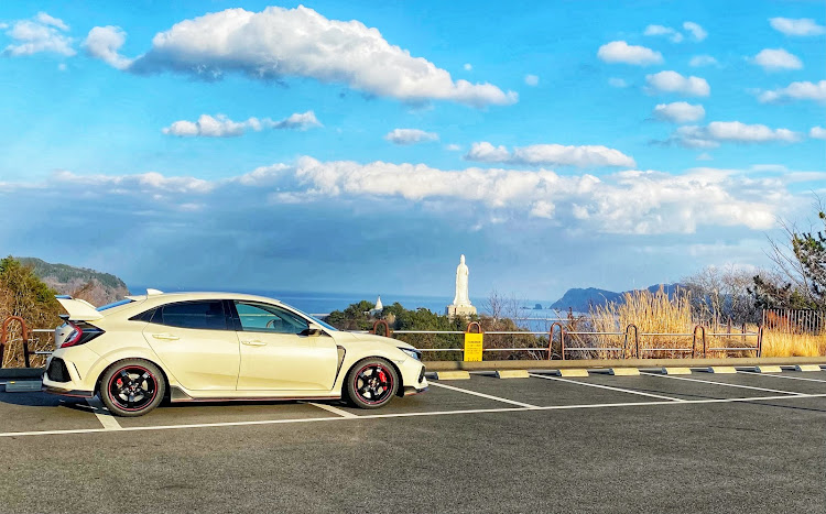 シビックタイプRのスタッドレスタイヤへ交換・シビックタイプR FK8・ホンダ・RAYSに関するカスタム事例の投稿画像2枚目