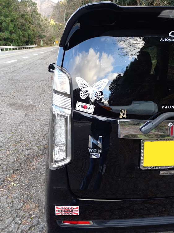 N-WGN カスタムの相棒・ストック画像・半ケツ画像・心霊写真？・今週もよろしくお願いしますに関するカスタム事例の投稿画像2枚目