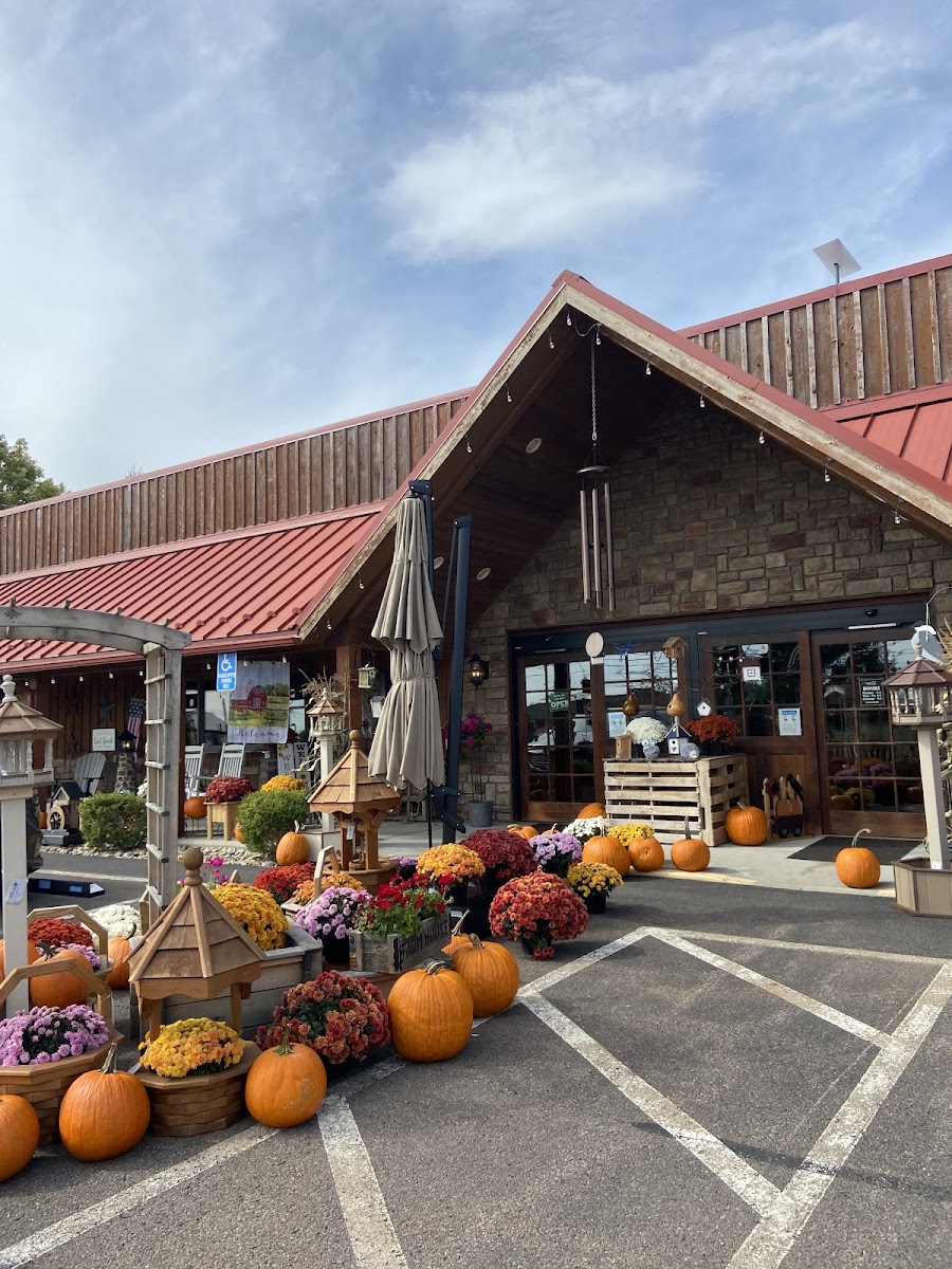 Whispering Pines Store (Cafe Inside)