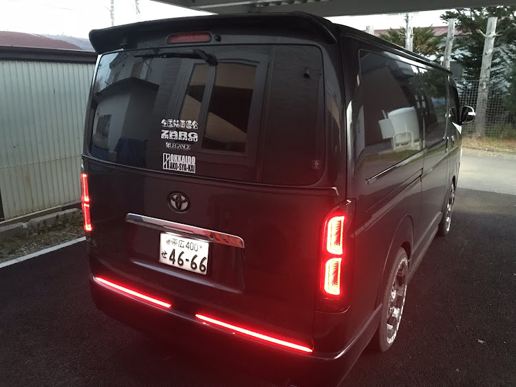 ハイエースバンのDIY・シーケンシャル・ハイエース・箱車・LEDに関するカスタム事例の投稿画像2枚目