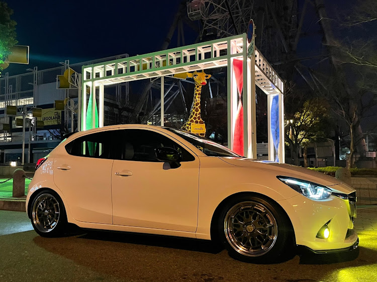 デミオのWORK WHEELS JACK・WORK Seeker・おしゃれDJクラブ・夜間撮影の練習に関するカスタム事例の投稿画像2枚目